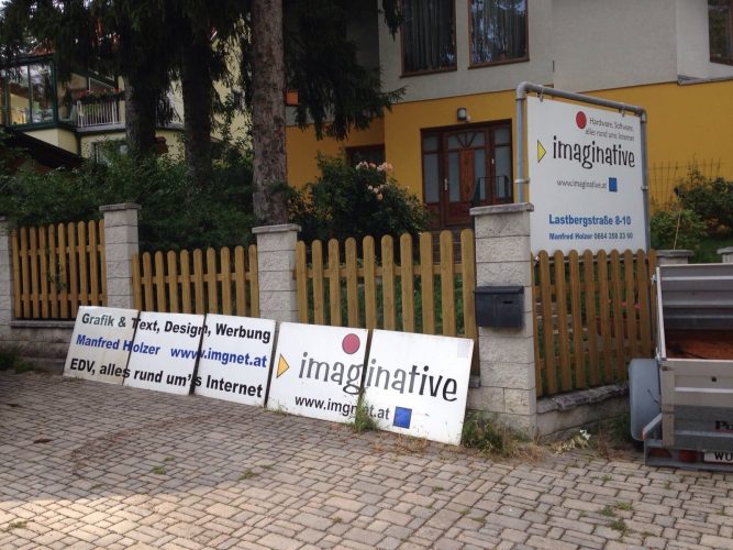 Heute Werbetafel am Fussballplatz in Pressbaum für Erneuerung abgebaut...